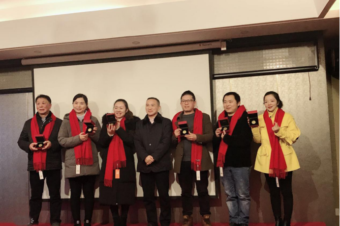 20190228滕洪芳-“不一yong的年”——雷立行2018年終會(huì)議圓滿(mǎn)落幕1257.png