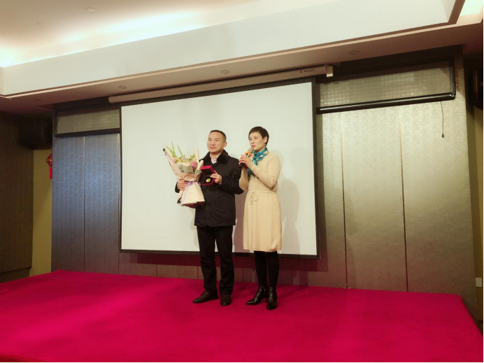 20190228滕洪芳-“不一yong的年”——雷立行2018年終會(huì)議圓滿(mǎn)落幕1354.png